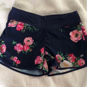 Senita Shorts size Small. Navy with Pink flowers